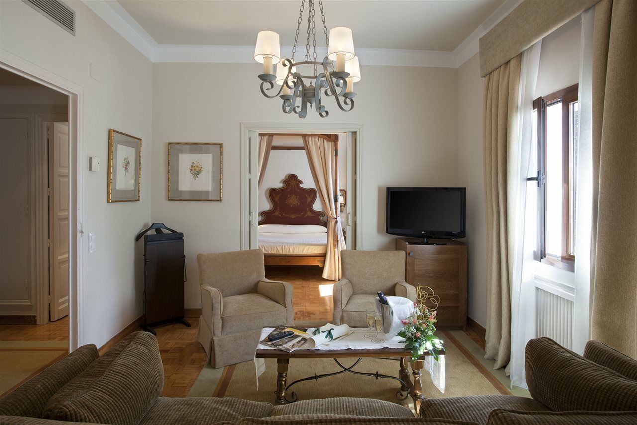 Parador De Теруель Екстер'єр фото